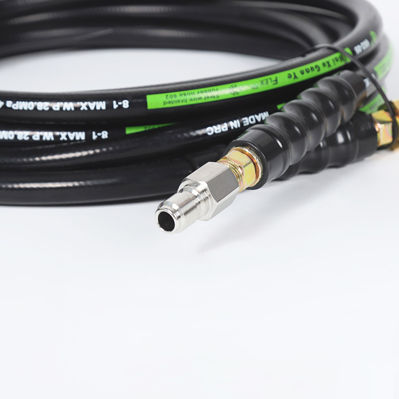 Píopaí uisce ardbhrú a neamh-bhrú i séaraigh tí