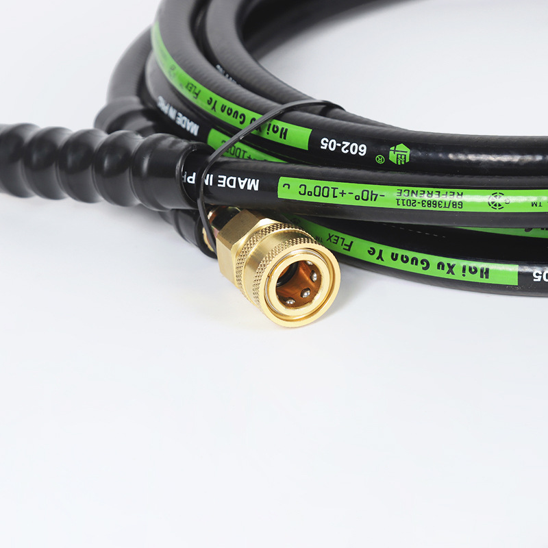 Píopaí uisce ardbhrú a neamh-bhrú i séaraigh tí